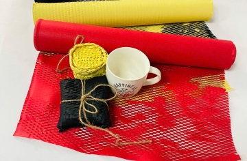 Giấy Gói Tổ Ong – Giải Pháp Bao Bì Thân Thiện & Độc Đáo